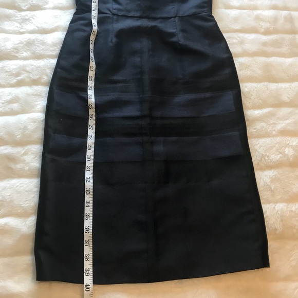 Gorgeous like new Burberry dress ๐ - Picture 6 of 8